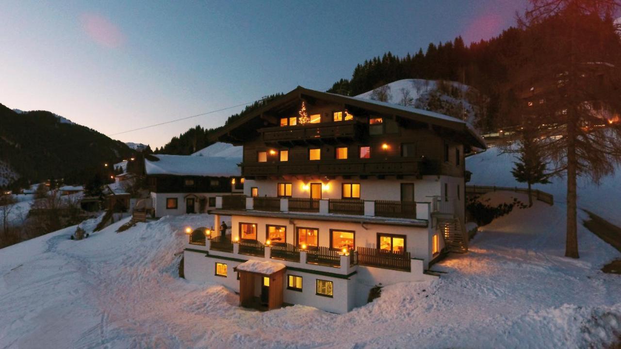 Gaestehaus Standardhaus Saalbach-Hinterglemm Exterior photo