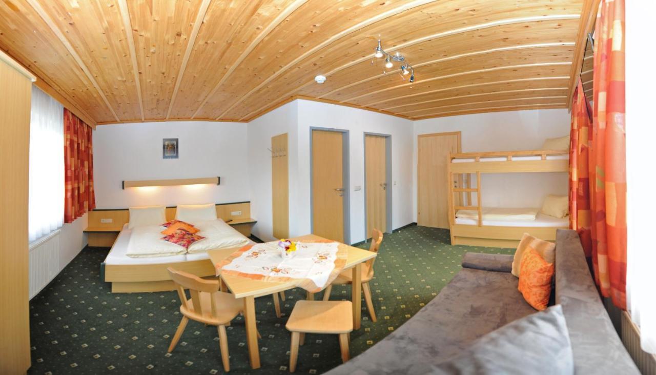Gaestehaus Standardhaus Saalbach-Hinterglemm Exterior photo
